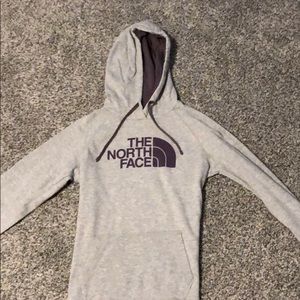 gray and purple north face hoodie size:small